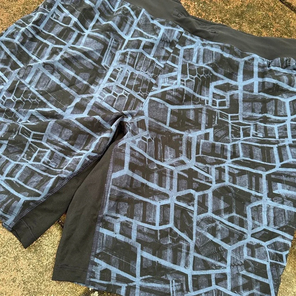 Lululemon Zeroed In Linerless Short 7 Blue Black Abstract Size XL